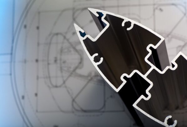 Aluminiumprofil im Abgleich mit der technischen Zeichnung, Bemusterung